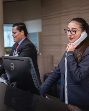 receptionists-5975962_1280